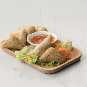 Mini Samossas Assortis Poulet/gingembre et Crevette/crabe)