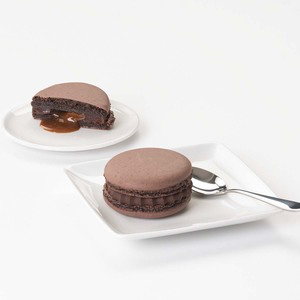 Macaron au Chocolat et Caramel Coulant
